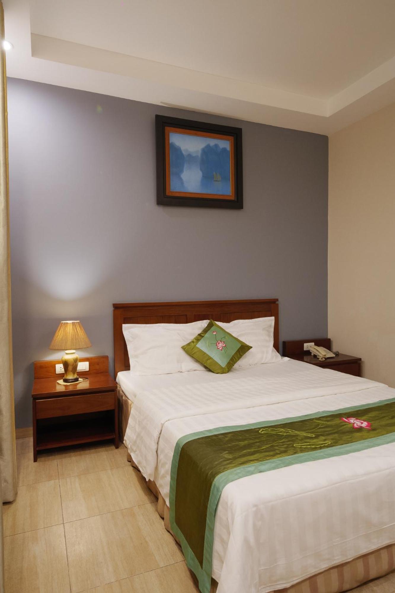 Ngan Ha Hotel Long Bien Hanoi Exterior photo
